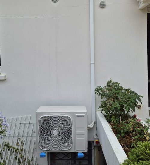 Installation d'une climatisation réversible (unité extérieure)